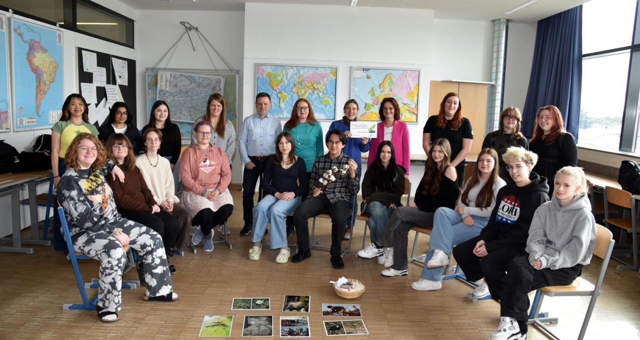 Workshop im BORG Ternitz: „Der lange Weg meiner Jeans“